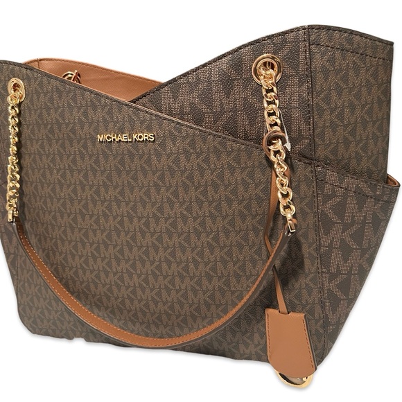 Beautiful Michael Kors Jet Set Tote - Picture 2 of 8